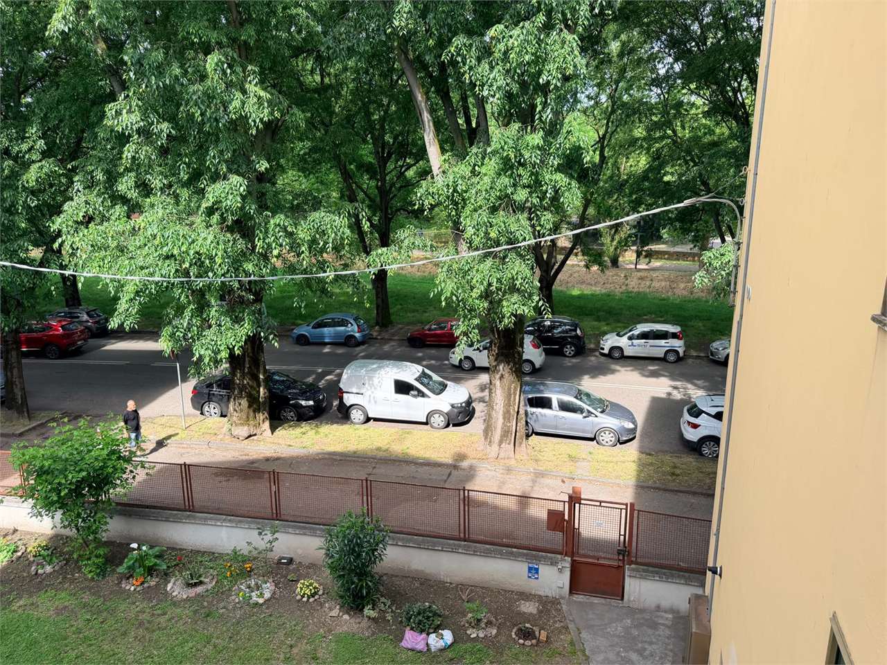 VENDESI APPARTAMENTO IN VIA IV NOVEMBRE 37